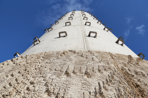 Zachytili jsme výrobu a&nbsp;instalaci uměleckého reliéfu na&nbsp;výdechu tunelu Blanka - 3
